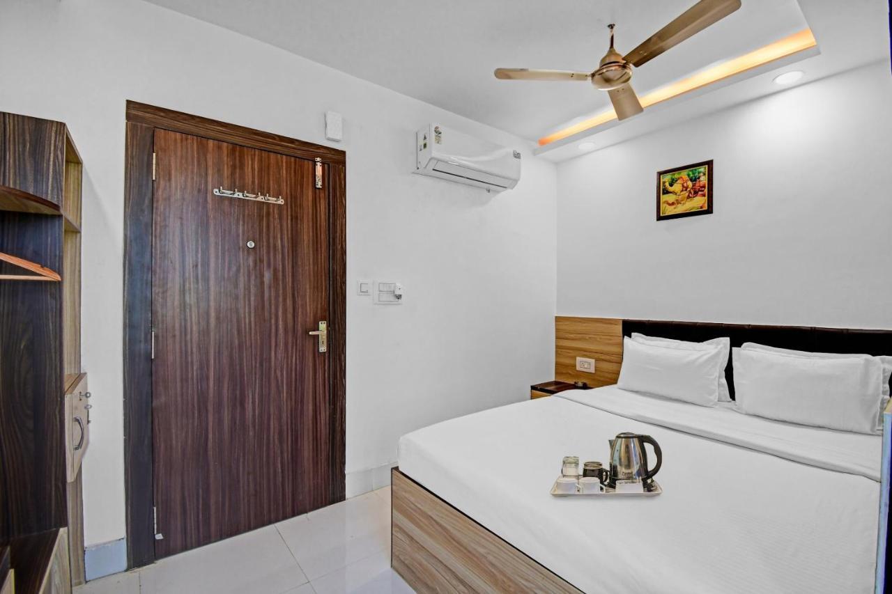 Hotel Oyo Townhouse 779 Gods County Tarapith Exteriér fotografie